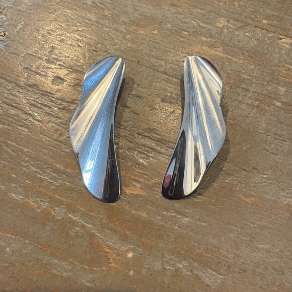 Tiffany's High Tide Earrings - Picture 4 of 5